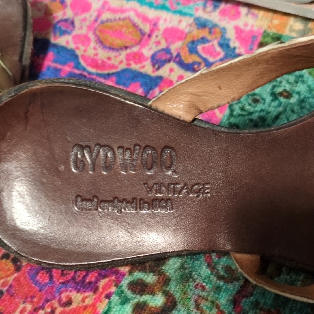 Elegant Olive Crocodile Pattern Sandals - Picture 2 of 5